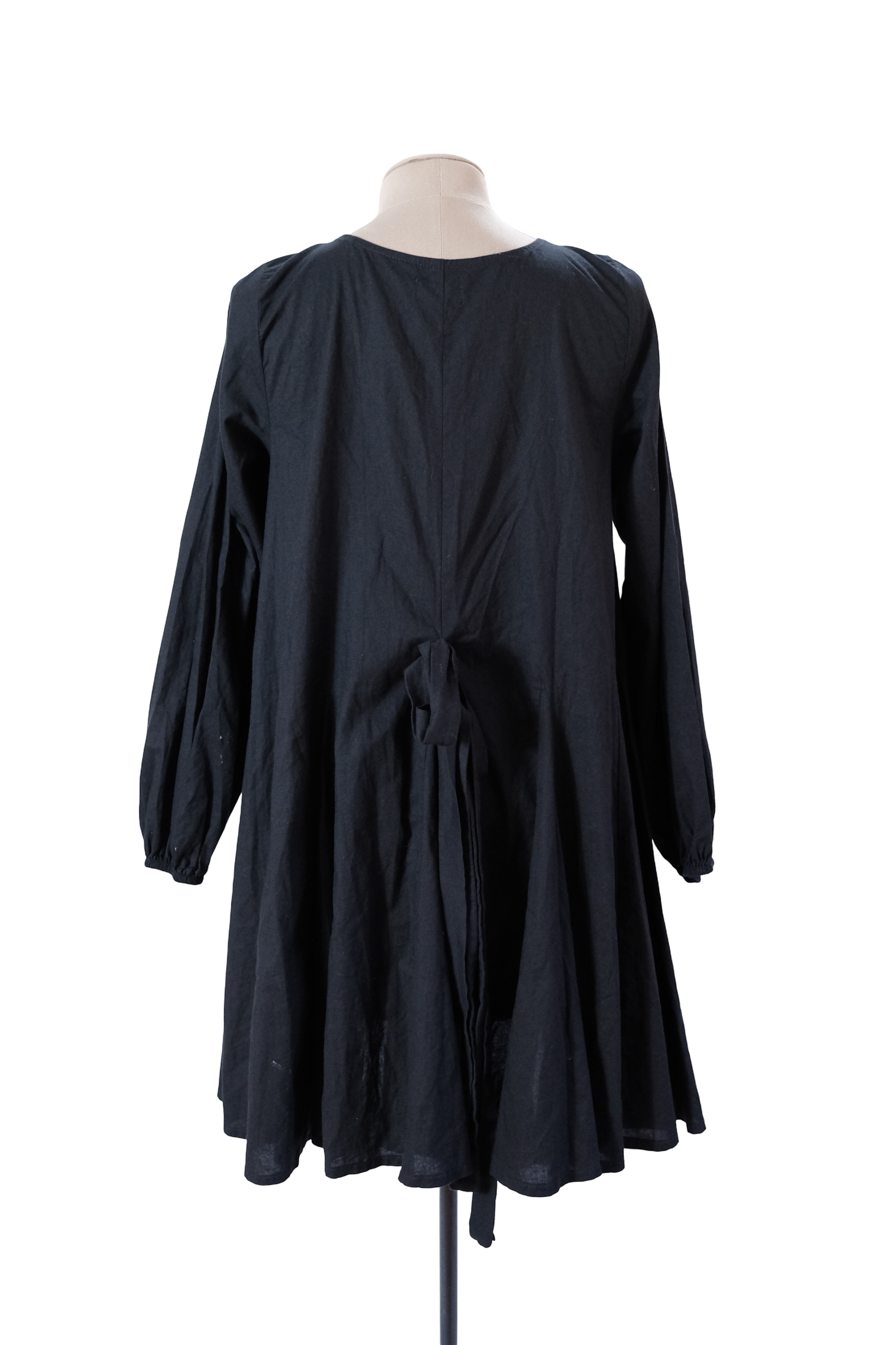 Vestido Corto Negro Mercedes Campuzano