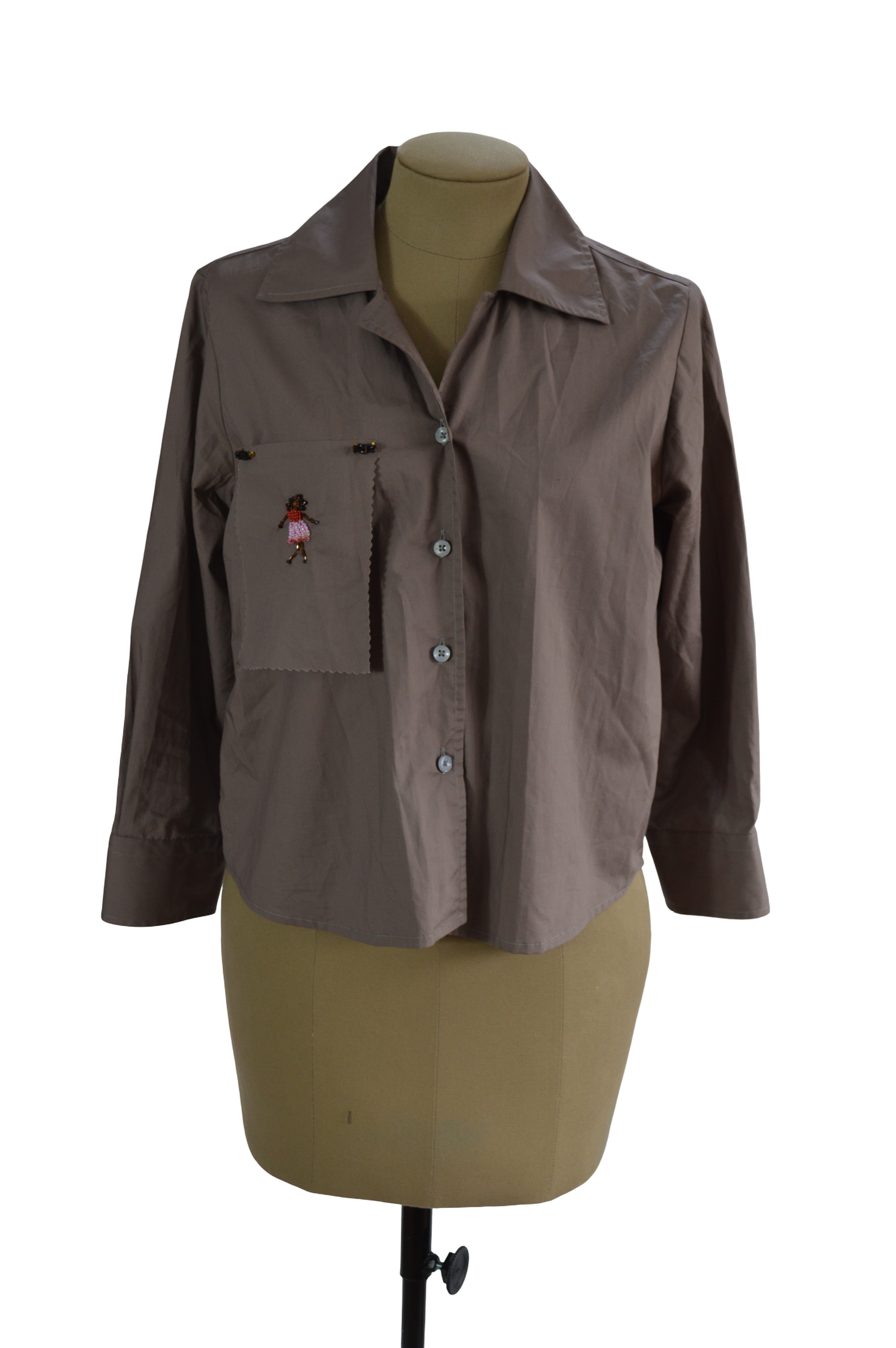 CAMISA BORDADO PEDRERÍA CAFE TALLA M