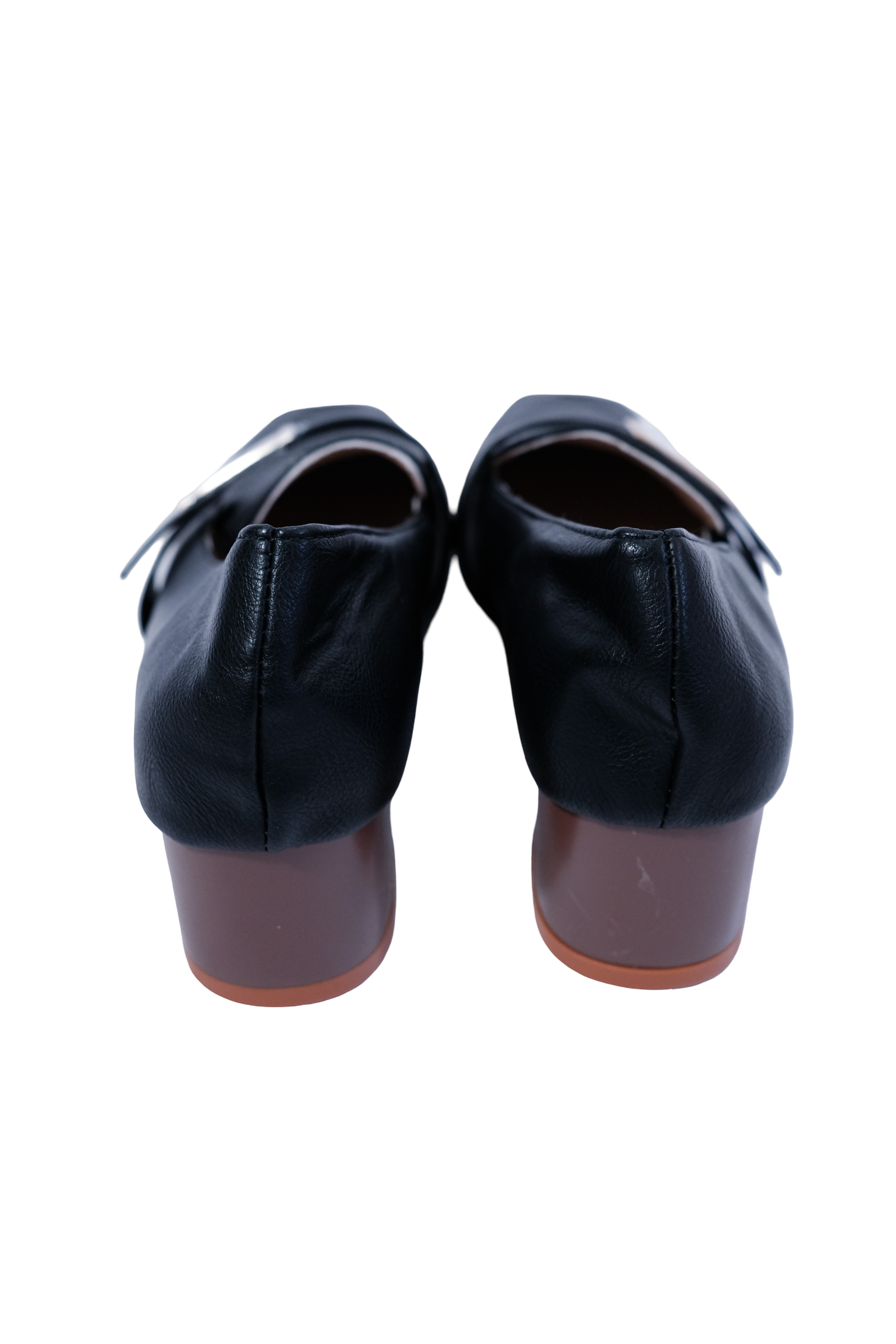 Tacones Negros Hebilla Dorada