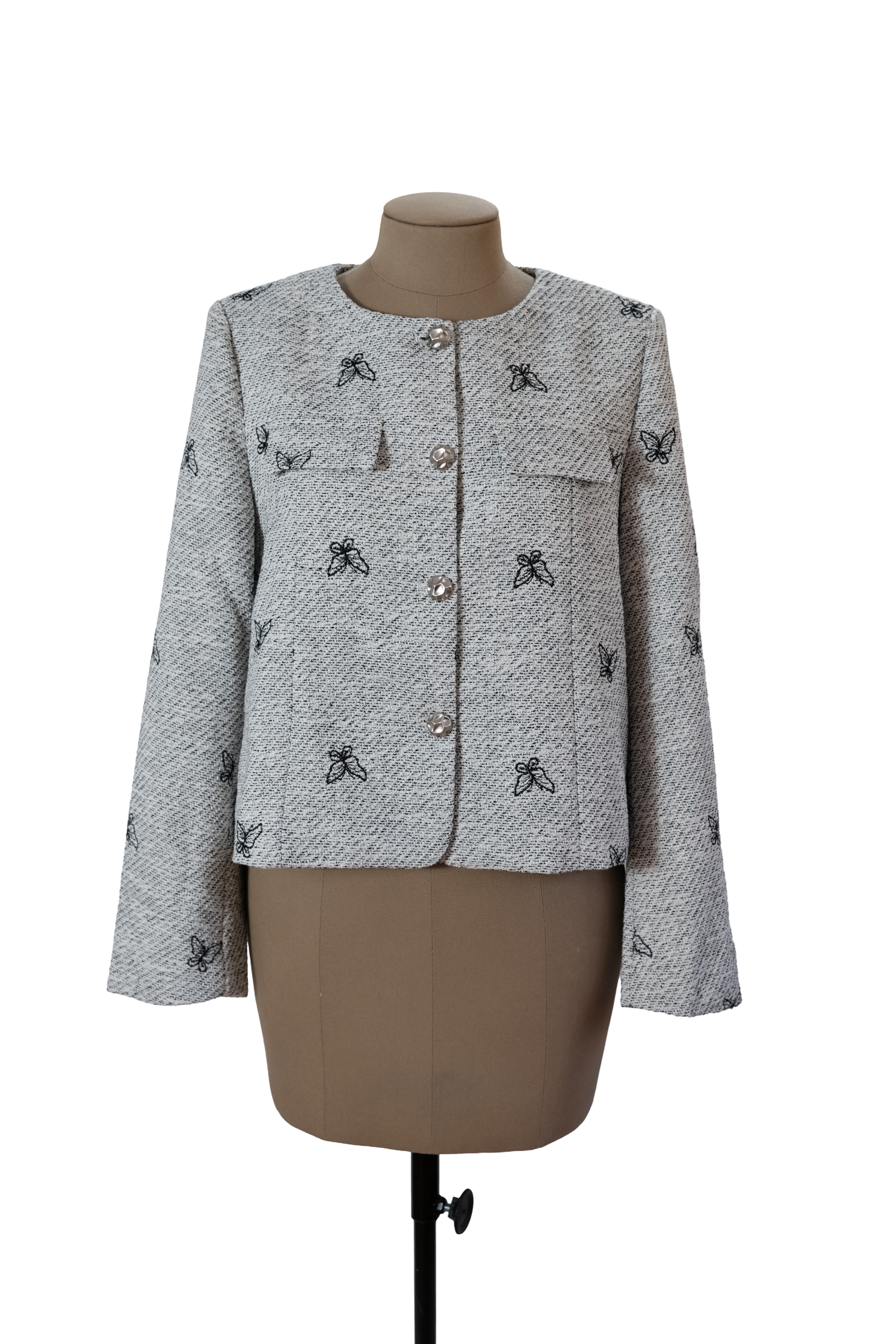 BLAZER BLANCO JASPEADO NEGRO MARIPOSAS TALLA L