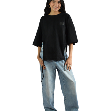 Camiseta Oversize Negra Abertura en Cintura