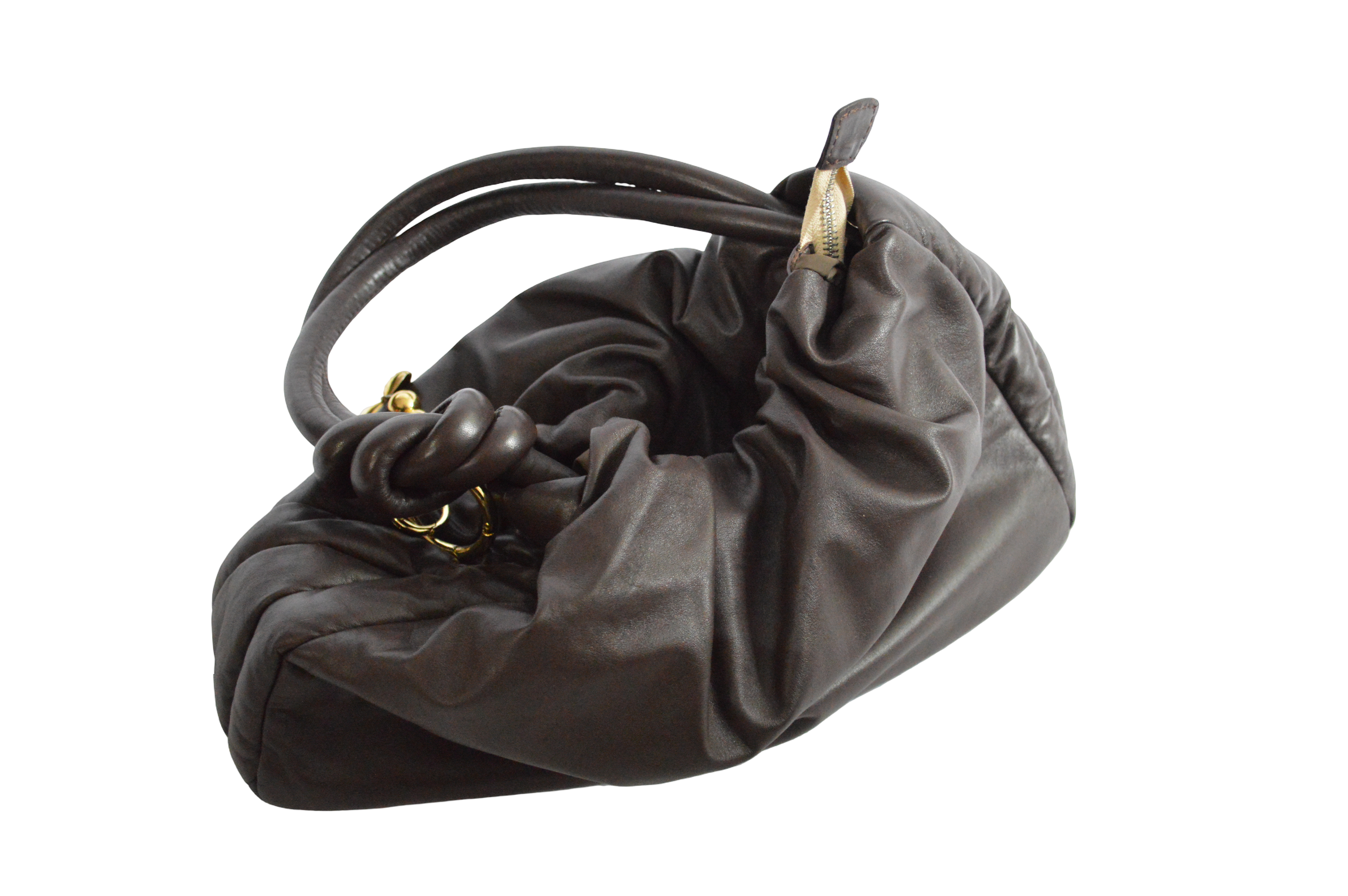 Bolso Grande Cafe Oscuro Recogido Con Llavero de Corazon Dorado