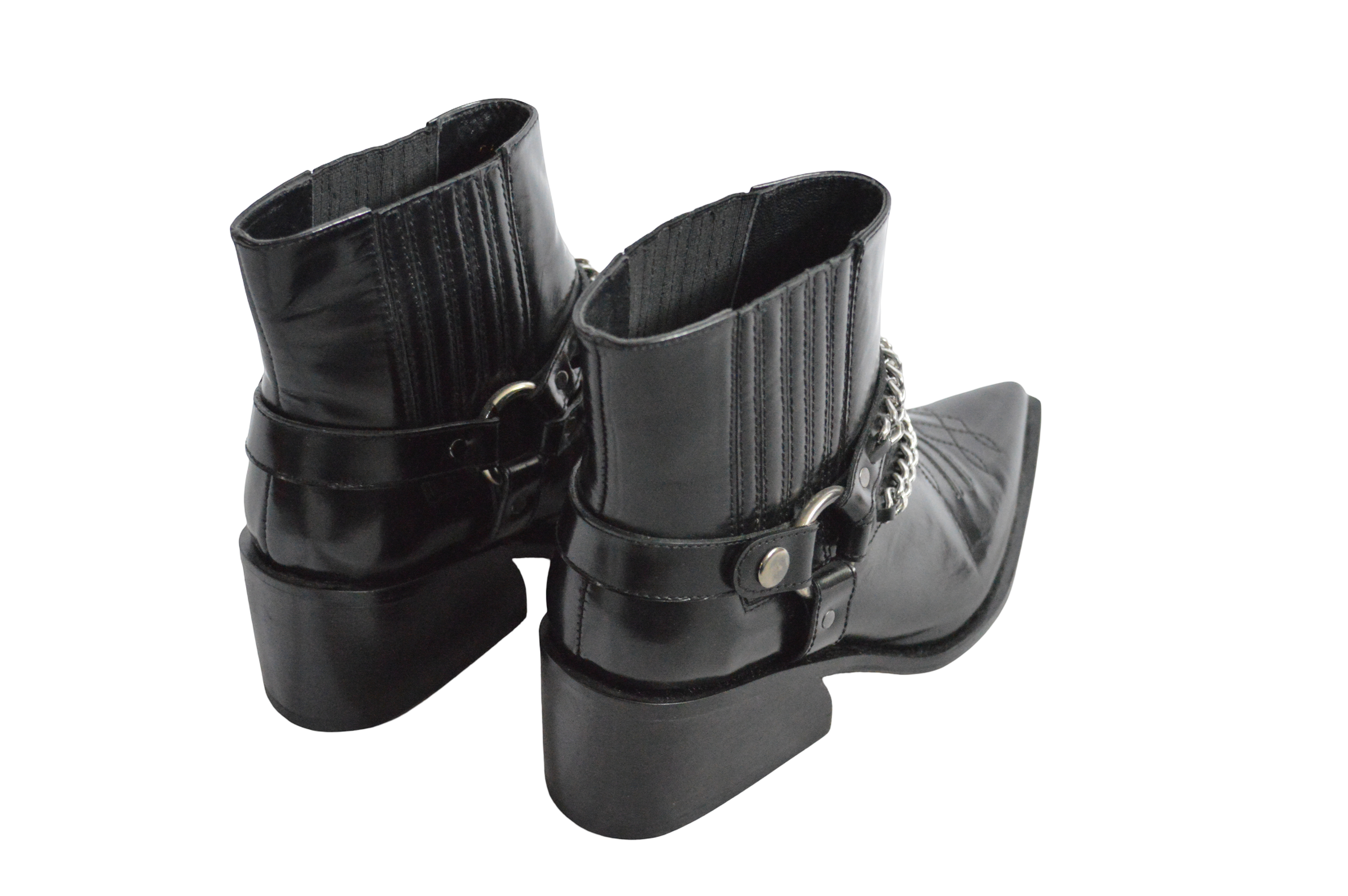 Botas  Negro Caña Corta Con Textura Y Cadenas DecorativasTalla 37