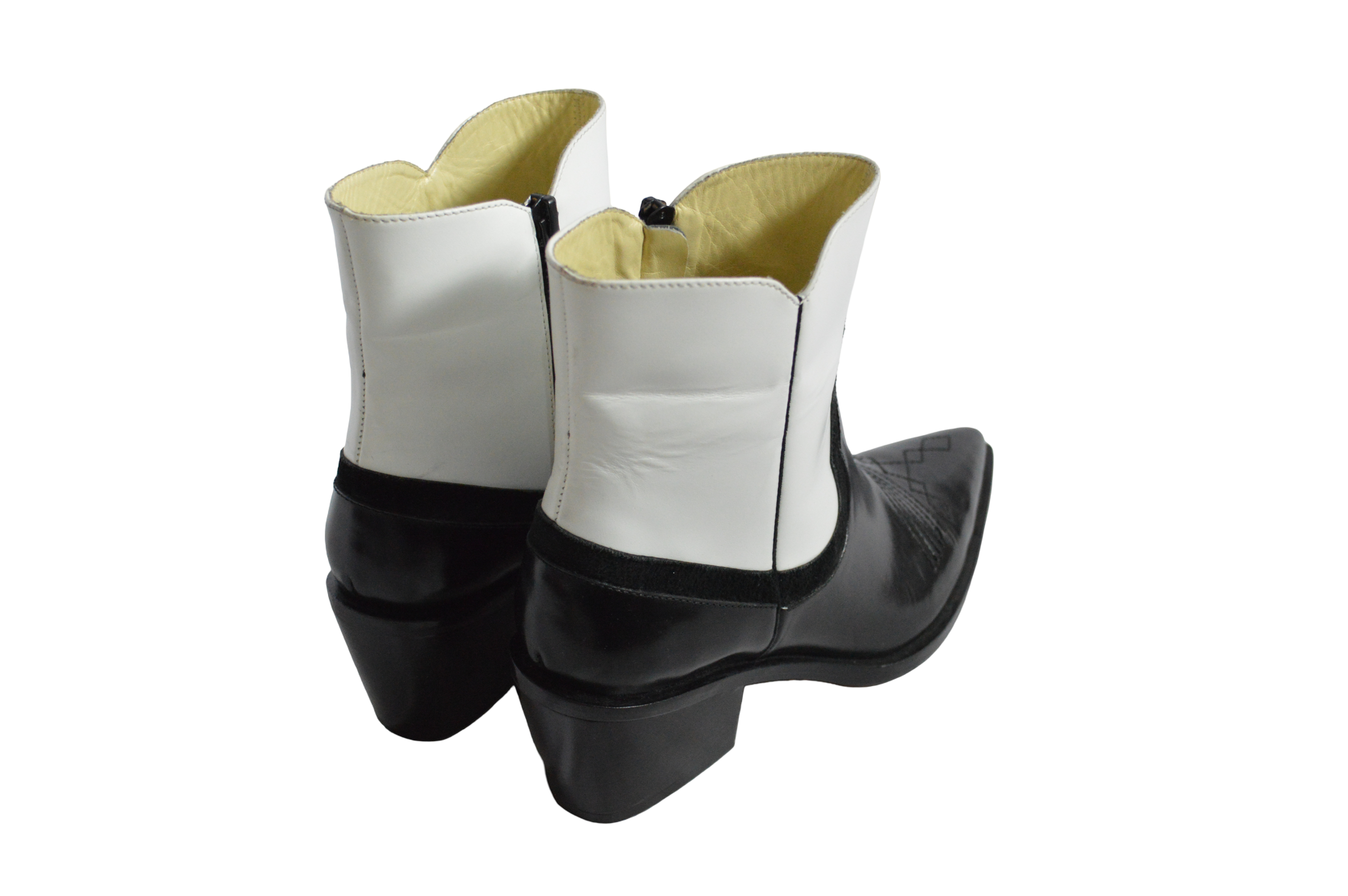 Botas Caña Corta Blanco y Negro Talla 38