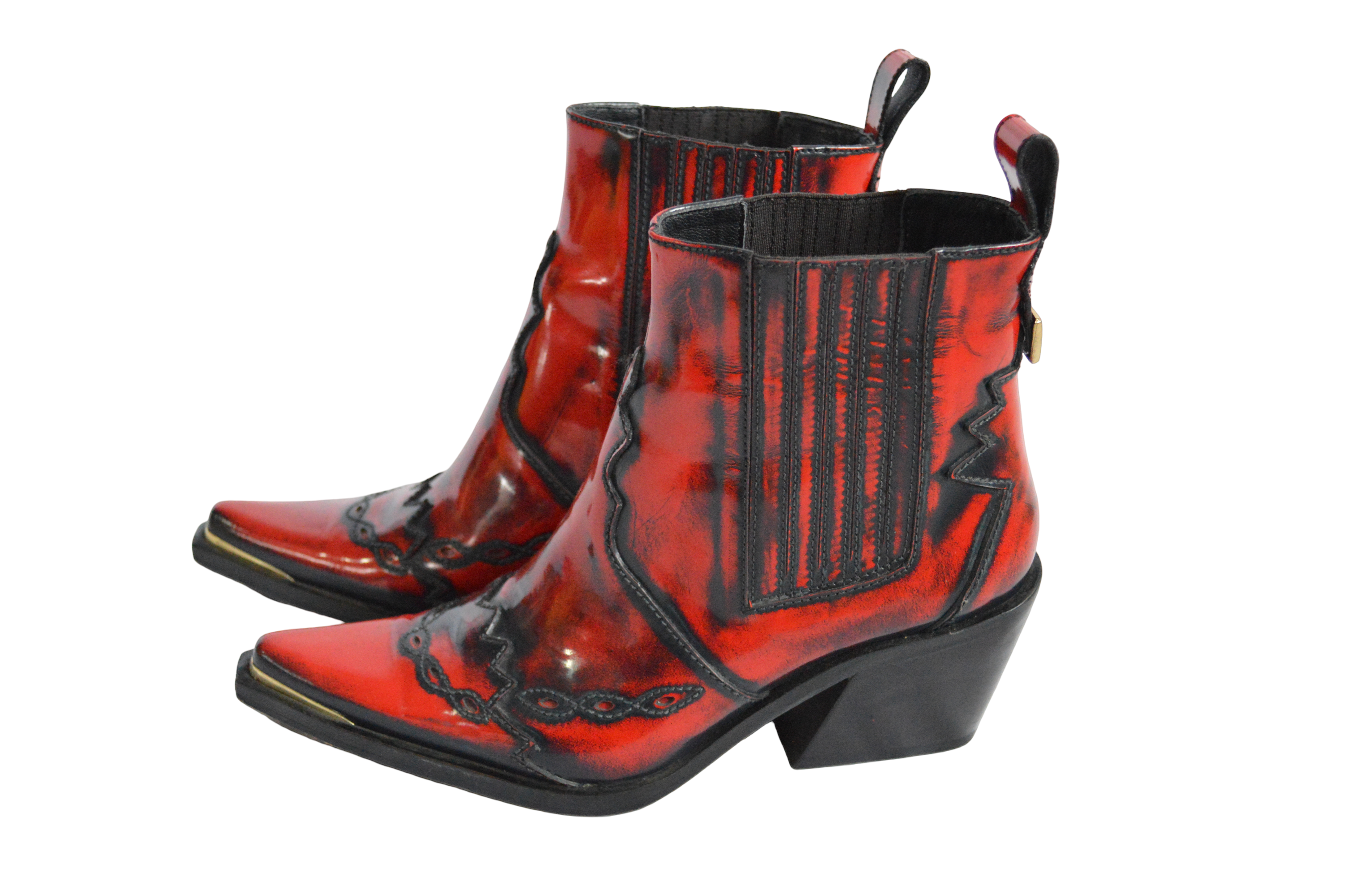 Botas Roja Con Negro Caña Corta Con Textura De Costura  Talla 37