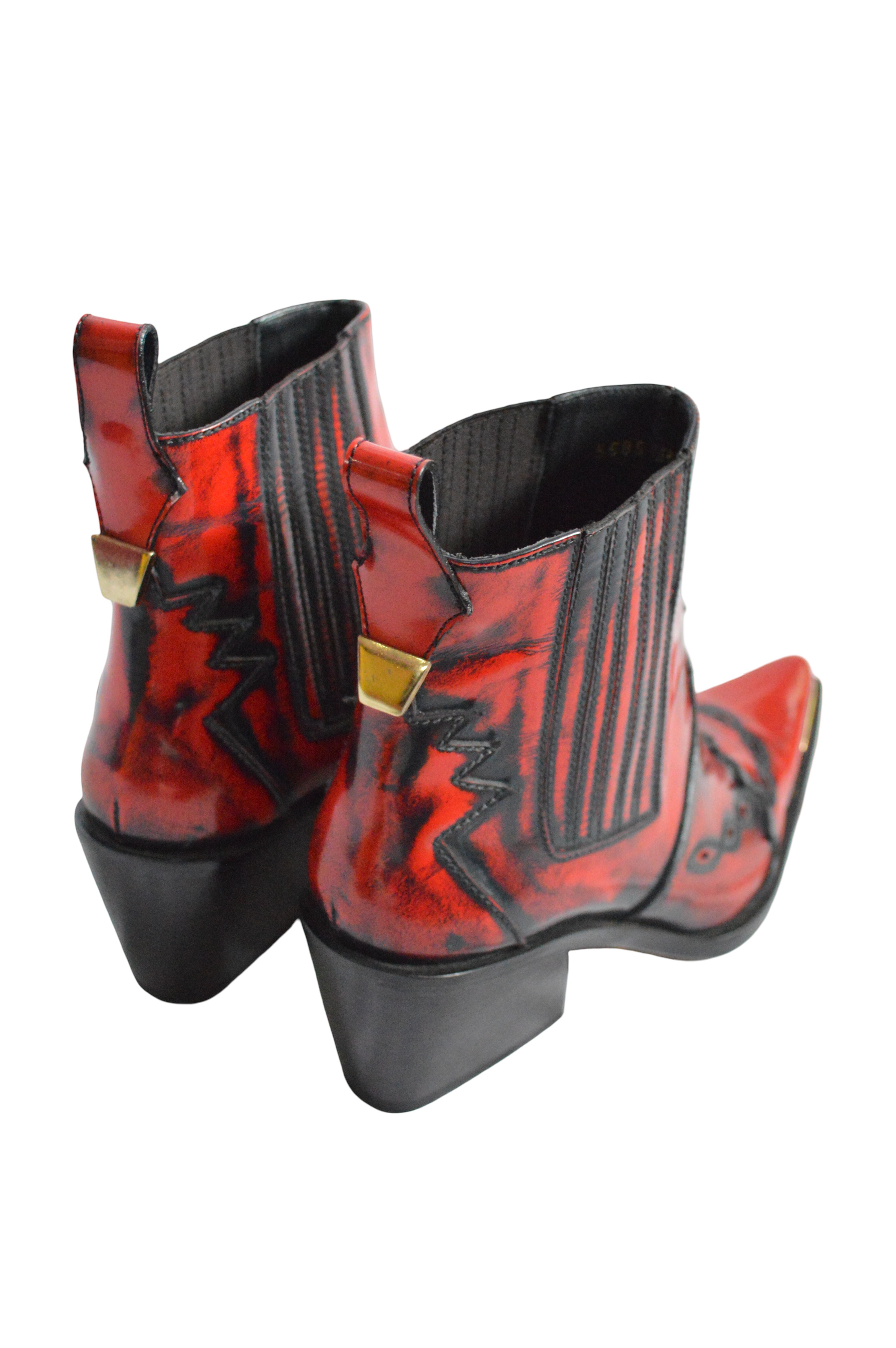 Botas Roja Con Negro Caña Corta Con Textura De Costura  Talla 37