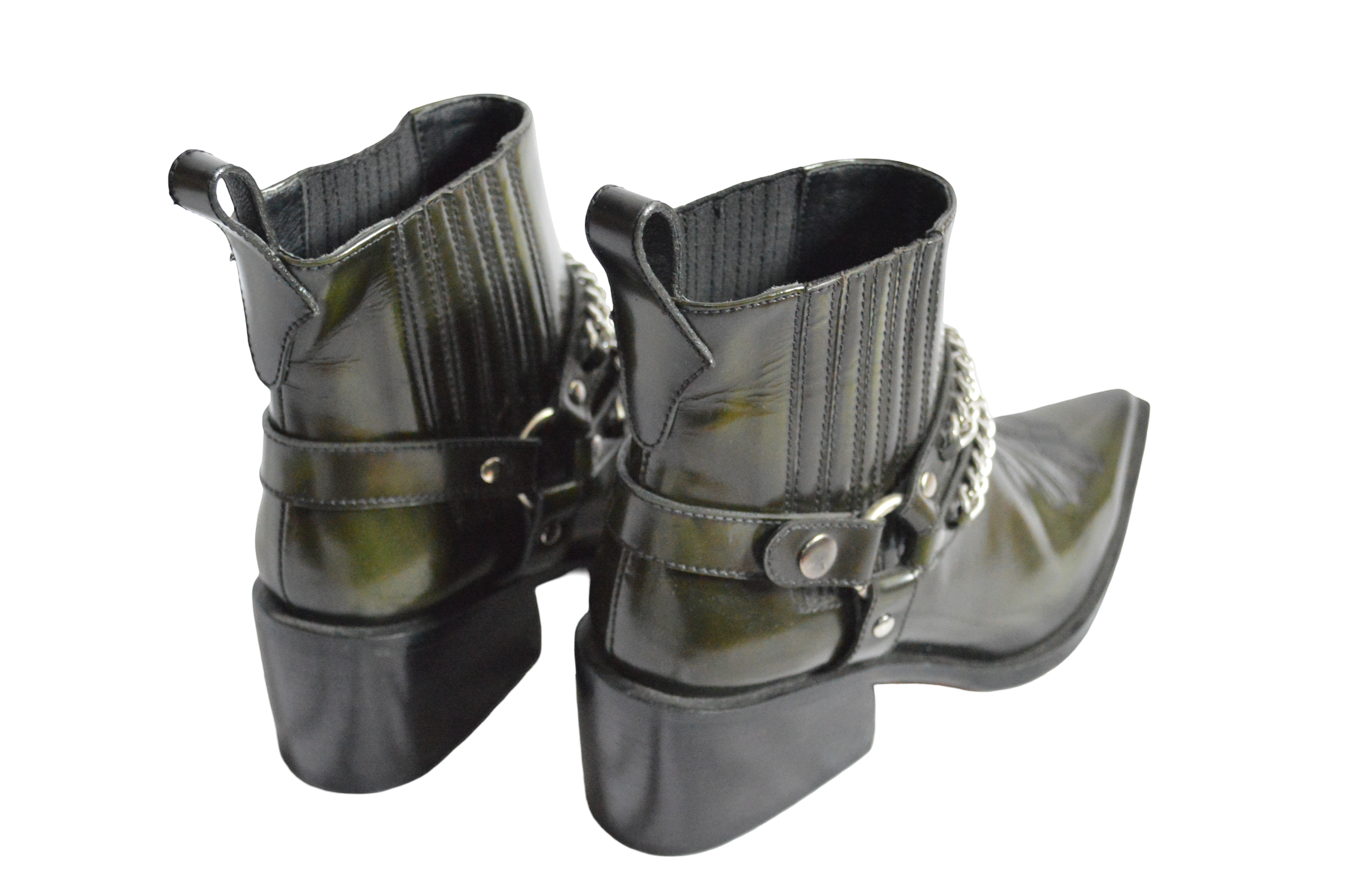 Botas Verde Oscuro Caña Corta Con Textura Y Cadenas Decorativas Talla 37