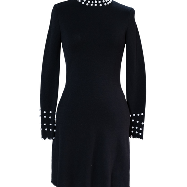 Vestido Negro Con Perlas