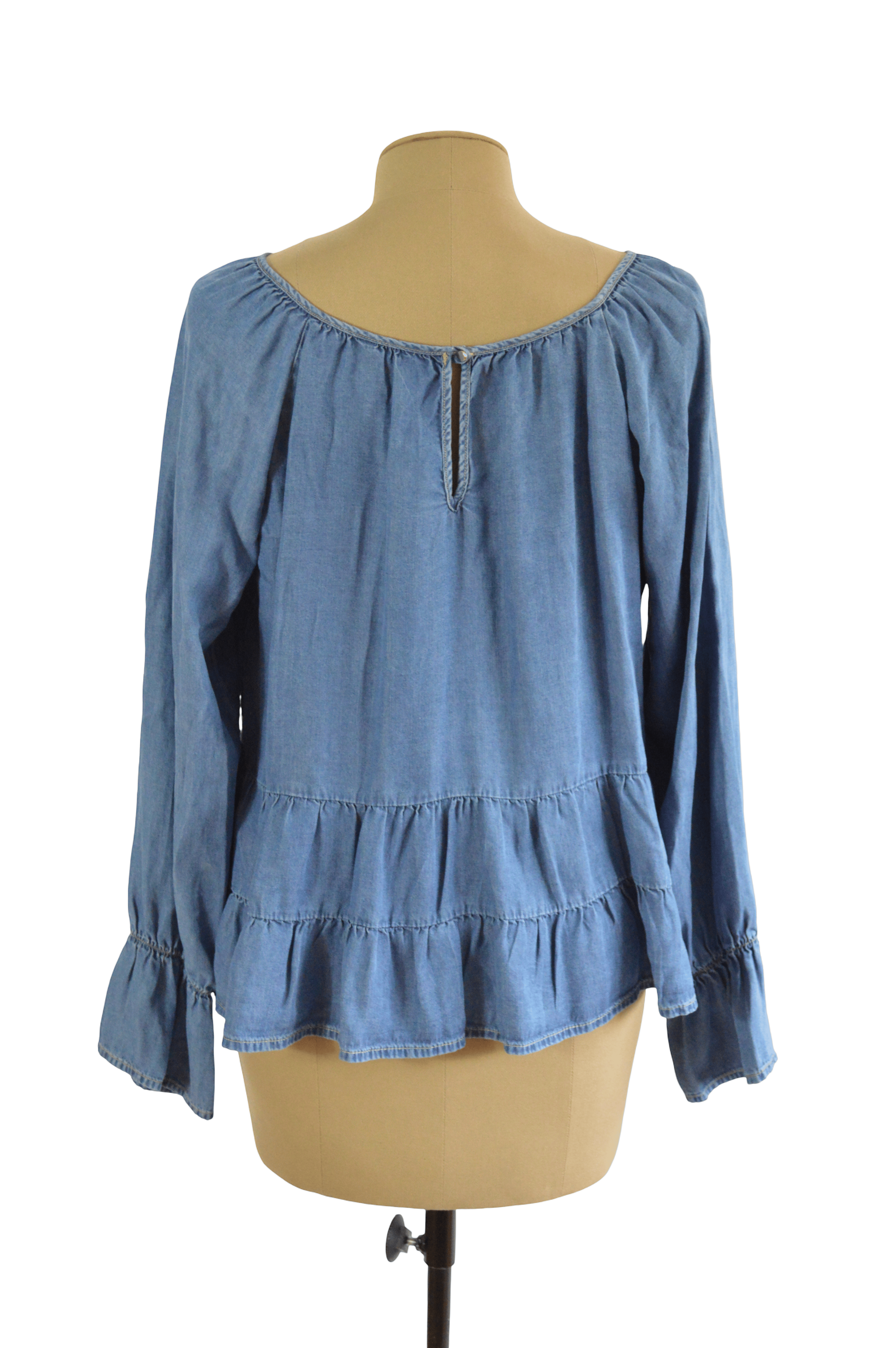 BLUSA DENIM AZUL CON OLANES TALLA L