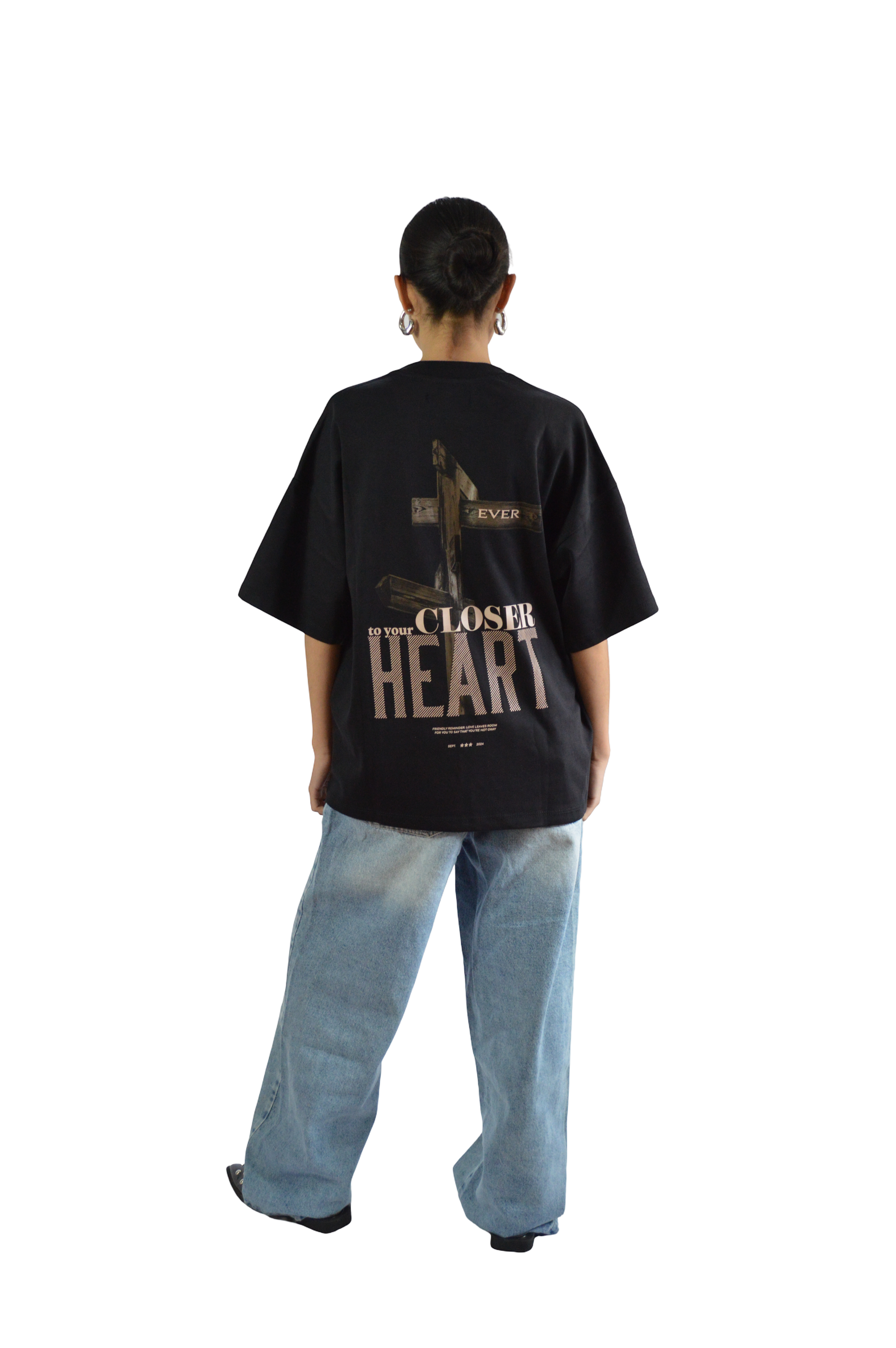 Camiseta Negra Sobrepuesto Azúl Oscuro En Espalda