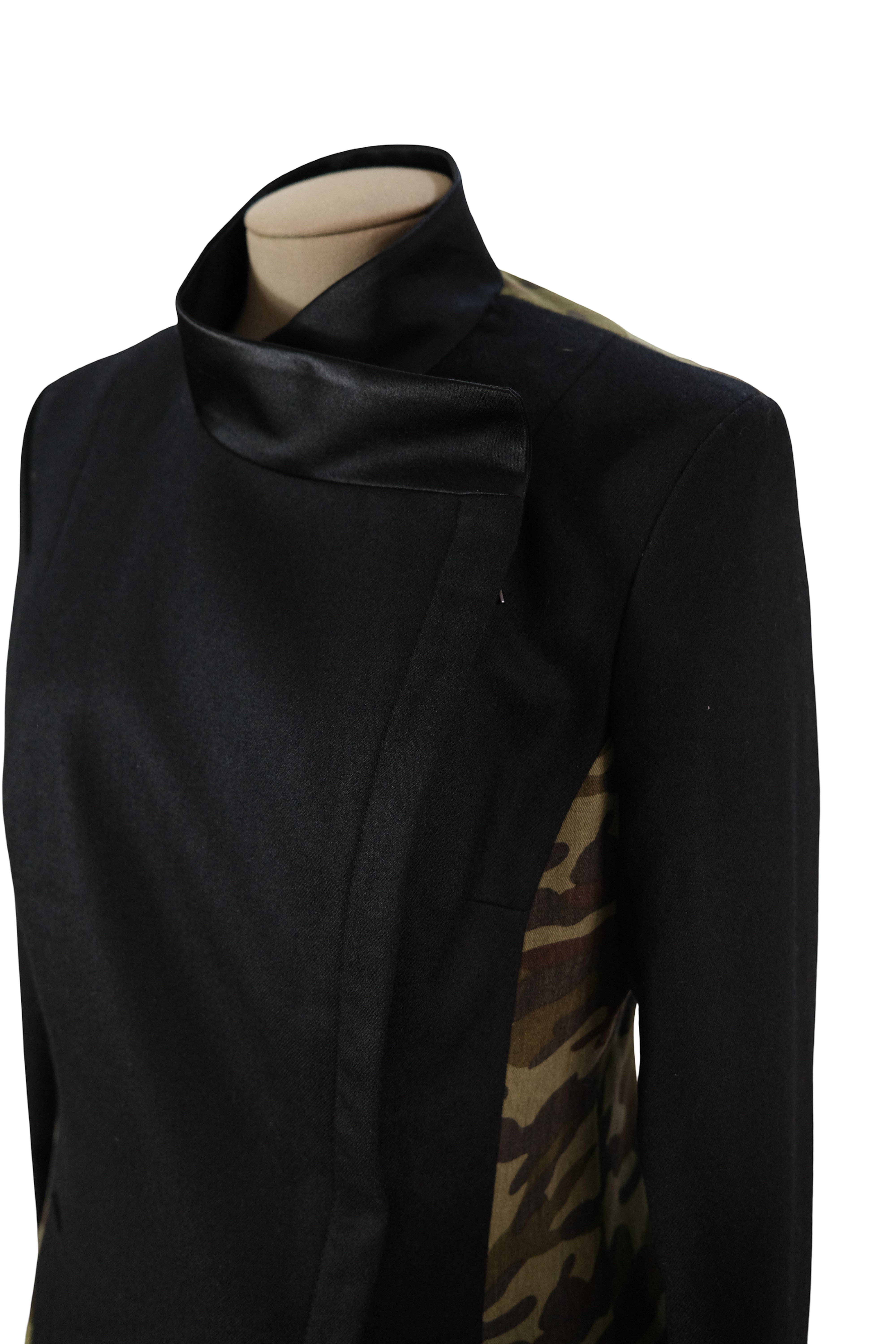 Chaqueta Negra Verde Camuflado